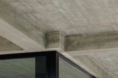 House CR - foto: © Ivo Tavares Studio