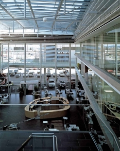 Autosalón Pappas v Salcburku - Fotografie interiéru - foto: Angelo Kaunat