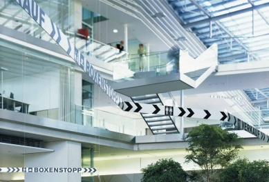 Autosalón Pappas v Salcburku - Fotografie interiéru - foto: Andreas Körner