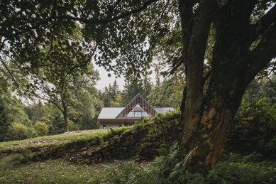 Cottage on the hillside - foto: Petr Polák