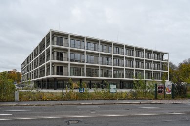 Střední škola Hartmannplatz - foto: Petr Šmídek, 2025
