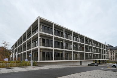 Střední škola Hartmannplatz - foto: Petr Šmídek, 2025