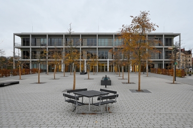 Střední škola Hartmannplatz - foto: Petr Šmídek, 2025