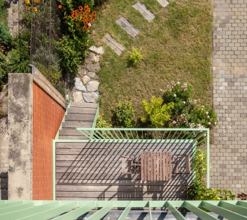 Reconstruction and extension of a terraced house in Brno - foto: Jakub Hanžl