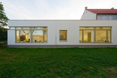 Addition to the Primary School in Veverské Knínice - foto: NEW WORK