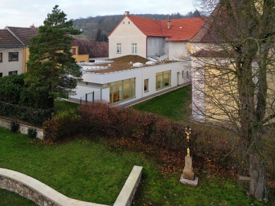 Addition to the Primary School in Veverské Knínice - foto: NEW WORK