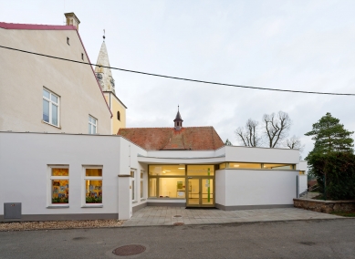 Addition to the Primary School in Veverské Knínice - foto: NEW WORK