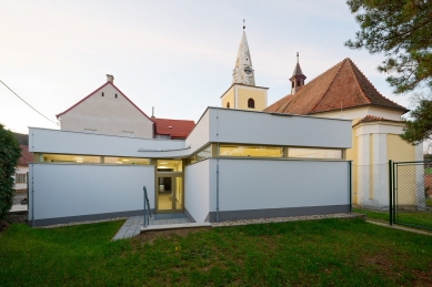 Addition to the Primary School in Veverské Knínice - foto: NEW WORK