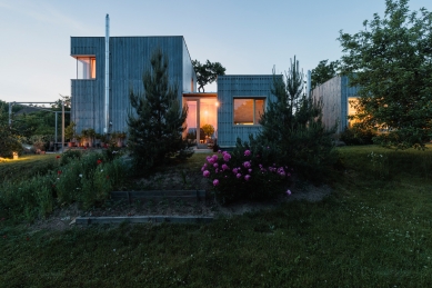 Family house with an atelier and a conservatory - foto: Viola Hertelová