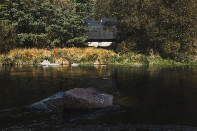 Between the rock and the river - foto: Petr Polák