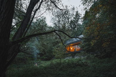 Between the rock and the river - foto: Petr Polák