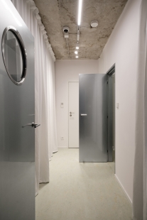 Panel apartment with exposed concrete - foto: Dalibor Hoffmeister