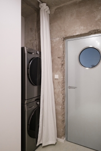 Panel apartment with exposed concrete - foto: Dalibor Hoffmeister