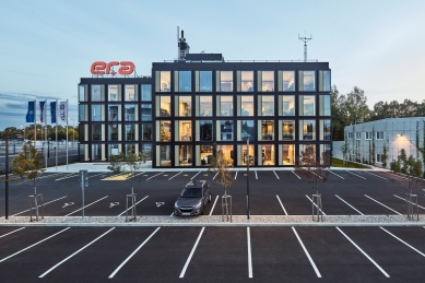 Administrative Building Era - foto: Peter Fabo
