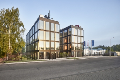 Administrative Building Era - foto: Peter Fabo