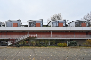 <Eternitový dům>Eternit house</Eternitový dům> - foto: Petr Šmídek, 2024