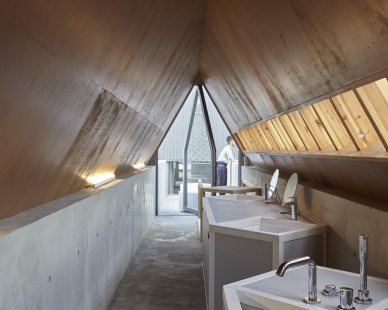 Hotel A&A  - foto: Kenichi Suzuki, Shinkenchiku-Sha