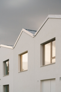Home for the Elderly with Kindergarten in Horní Jirčany - foto: Alex Shoots Buildings