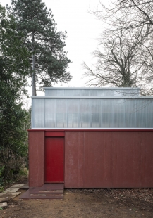 Artist studio in a converted garage - foto: Agnese Sanvito