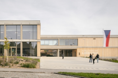 Lošbates Primary School - foto: Alex Shoots Buildings