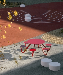Lošbates Primary School - foto: Alex Shoots Buildings