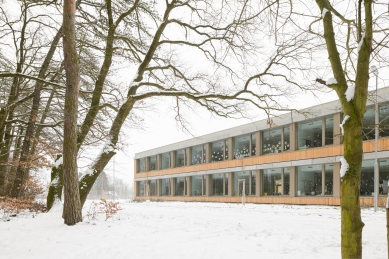 Lošbates Primary School - foto: Alex Shoots Buildings