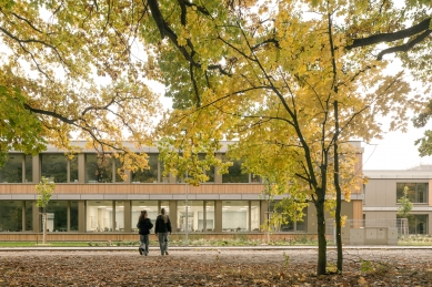 Lošbates Primary School - foto: Alex Shoots Buildings