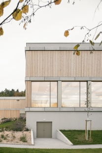 Lošbates Primary School - foto: Alex Shoots Buildings