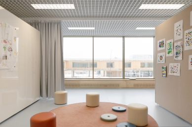 Lošbates Primary School - foto: Alex Shoots Buildings