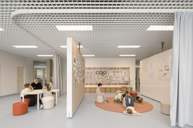 Lošbates Primary School - foto: Alex Shoots Buildings