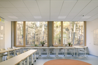 Lošbates Primary School - foto: Alex Shoots Buildings