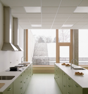 Lošbates Primary School - foto: Alex Shoots Buildings
