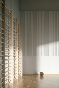 Lošbates Primary School - foto: Alex Shoots Buildings