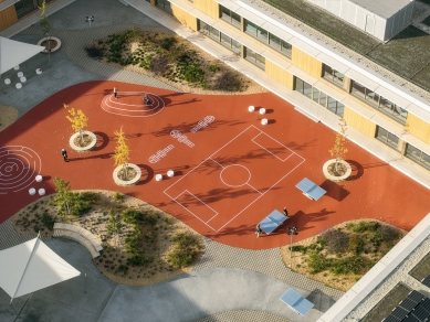 Lošbates Primary School - foto: Alex Shoots Buildings