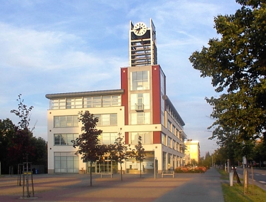 Sdružený objekt radnice, městské policie a expozitury banky - foto: archiv AVE architekt