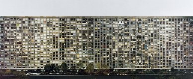 Bart Lootsma: Individualization - Andreas Gursky: Montparnasse, 1993