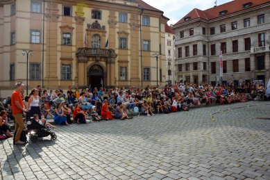 Do černého - 8. ročník konference