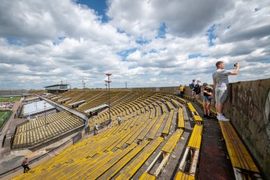 Velký strahovský stadion – z tribuny na tribunu