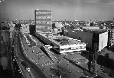 Zorný uhol - Kyjev a Prior - Chránená architektúra, ktorá nezväzuje - Fotografie pochádza z AA20 - Archívu architektúry 20 storočia, Oddelenia architektúry ÚSTARCH SAV v Bratislave. - foto: Rajmund Müller
