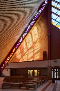 DEVADE - vernisáž výstavy a křest knihy v CAMPu - Kostel Neposkvrněného početí Panny Marie, arch. Jindřich Synek - foto: Radek Šrettr Úlehla