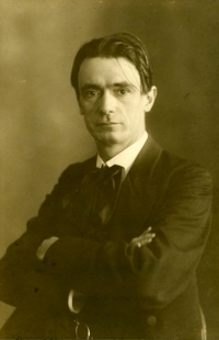 Výstavy v Praze a ve Vídni představují dílo Rudolfa Steinera - Rudolf Steiner, 1905 - foto: Otto Rietmann (© Dokumentace pro Goetheanum, Dornach)