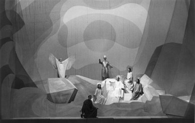 Výstavy v Praze a ve Vídni představují dílo Rudolfa Steinera - Rudolf Steiner, scéna pro drama Mystérium „Brána svěcení“, 1935 - foto: Emil Gmelin