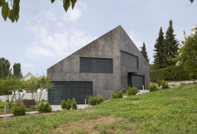 Dvojdomek v Oberweningen od L3P Architekten - foto: Vito Stallone