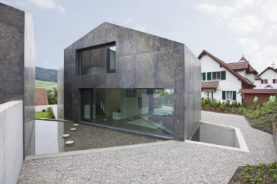 Dvojdomek v Oberweningen od L3P Architekten - foto: Vito Stallone
