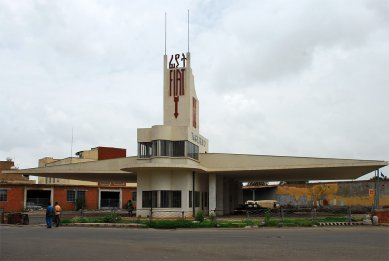 Asmara industriální - Dílna a servis firmy Fiat - Giuseppe Pettazzi, 1938 - foto: Adam Lacina