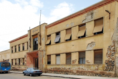 Asmara industriální - Budova firmy Alfa Romeo - 1937 - foto: Adam Lacina