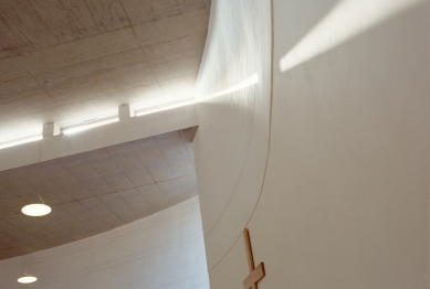 New photo of the prayer room in Černošice - foto: Studio Petrohrad