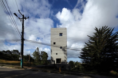 Věž s ateliérem v Chile od Pezo von Ellrichshausen - foto: Pezo Von Ellrichshausen Architects