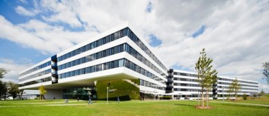 Nová centrála Adidas v Herzogenaurach od kadawittfeldarchitektur - foto: Werner Huthmacher