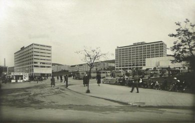 kruh podzim 2011: Zlín sobě - Dobový snímek Náměstí Práce ve Zlíně - foto: Občanské sdružení KRUH